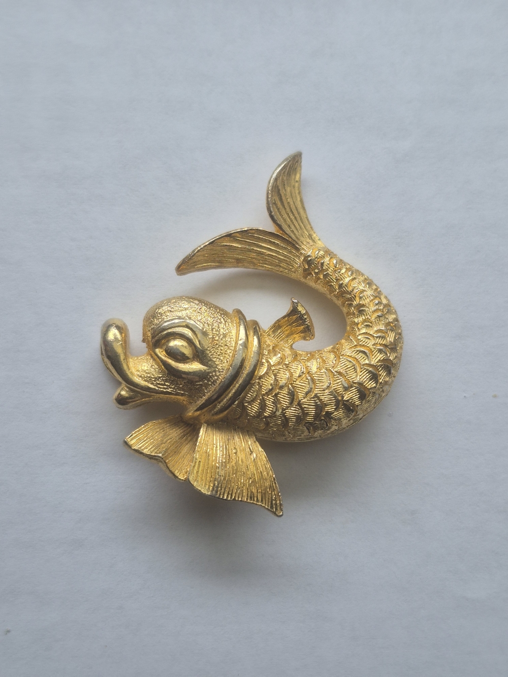 Vintage Gold Tone Fish Brooch